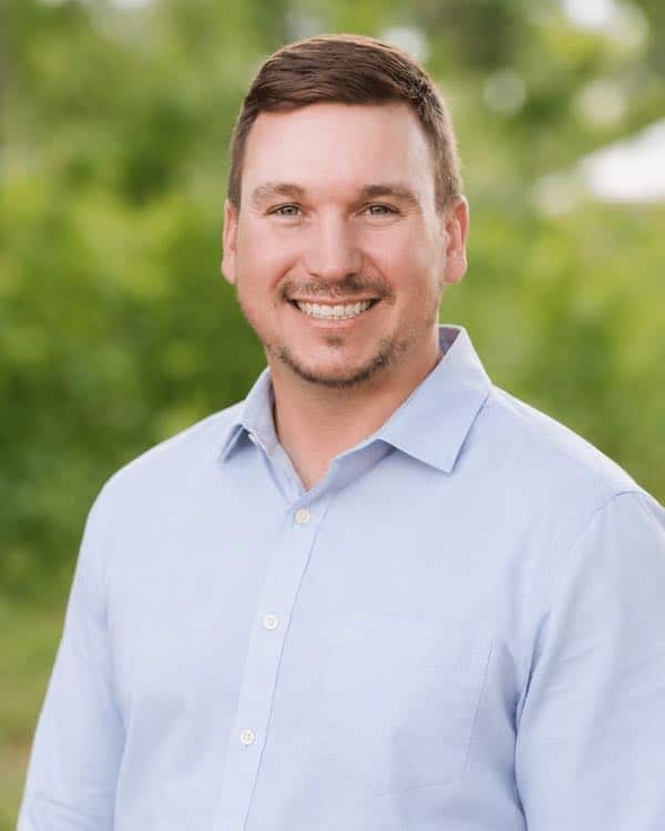Headshot of Carter Saulsbury